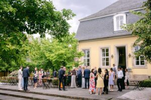 Hochzeit feiern im hardenbergischen Haus hannover dirket neben den herrenhäuser gärten
