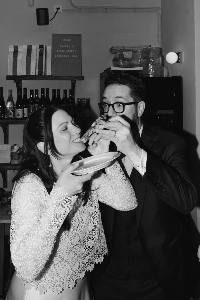 tessa und Timo feiern eine kleine Hochzeit in Hannover im Restaurant